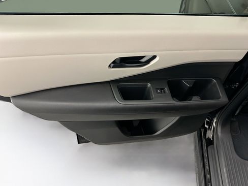 Used 2023 Nissan Pathfinder SV image 27