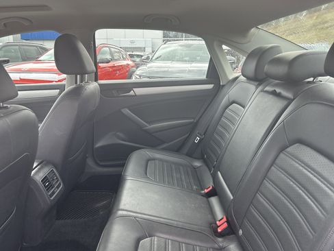 Used 2013 Volkswagen Passat 3.6 SE image 31