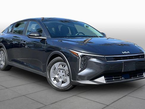Used 2025 Kia K4 FWD image 2