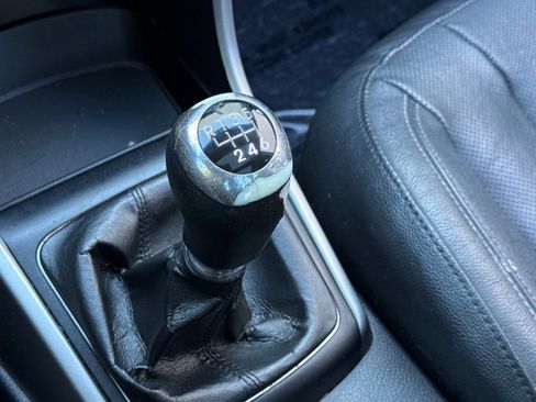 Used 2013 Hyundai Elantra GT w/ Tech Pkg image 17