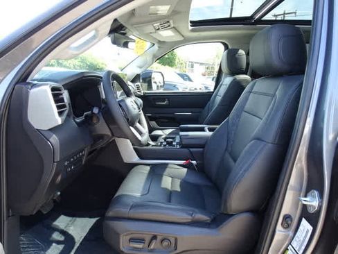 Used 2024 Toyota Tundra Limited AWD/4WD image 17