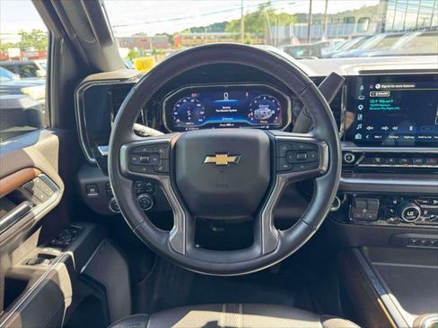 Used 2025 Chevrolet Silverado 3500 High Country w/ Technology Package AWD/4WD image 23