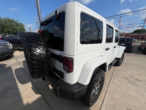 Used 2013 Jeep Wrangler Unlimited Rubicon w/ Connectivity Group AWD/4WD image 5