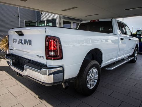 Used 2026 RAM 2500 Big Horn AWD/4WD image 2
