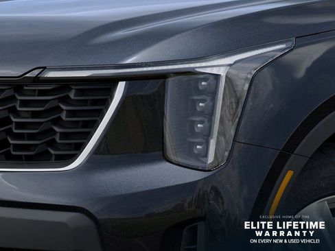 New 2026 Kia Sorento LX FWD image 11