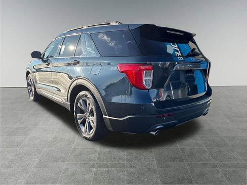 Used 2022 Ford Explorer XLT w/ Equipment Group 202A image 3