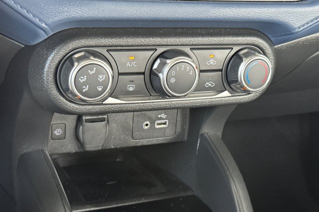 Used 2023 Nissan Versa SV FWD image 21