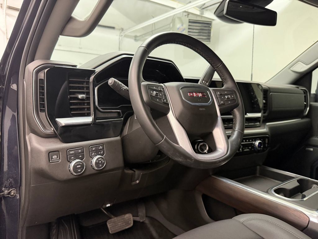 Used 2024 GMC Sierra 2500 SLT w/ SLT Premium Package AWD/4WD image 4