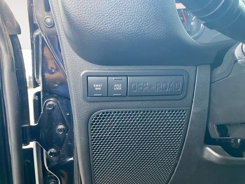 Used 2015 Jeep Wrangler Rubicon w/ Power Convenience Group AWD/4WD image 18