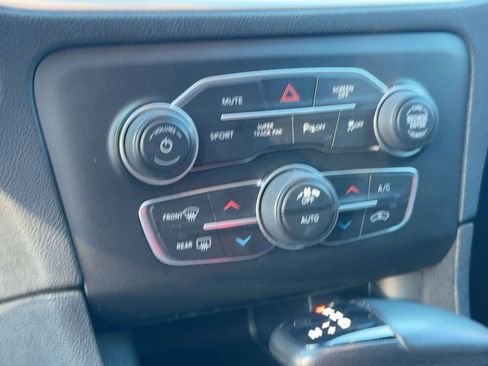 Used 2022 Dodge Charger R/T w/ Blacktop Package image 26