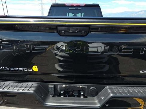 Used 2021 Chevrolet Silverado 2500 LTZ w/ Carhartt Edition AWD/4WD image 17