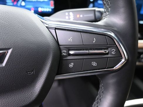Used 2025 Chevrolet Equinox ACTIV w/ Safety and Technology Package FWD image 25