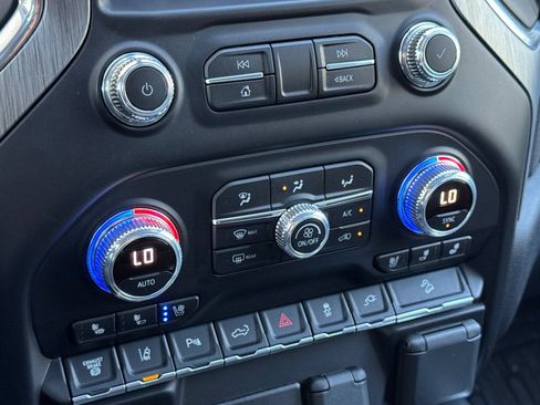 Used 2022 GMC Sierra 3500 Denali AWD/4WD image 23