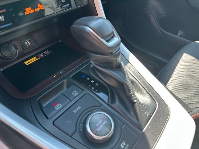 Used 2023 Toyota RAV4 Limited AWD/4WD image 24