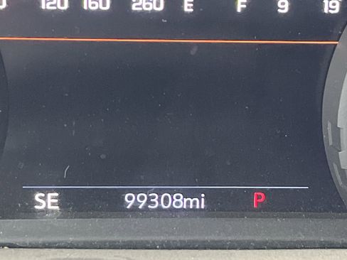 Used 2021 Chevrolet Tahoe Premier w/ Premium Package image 10