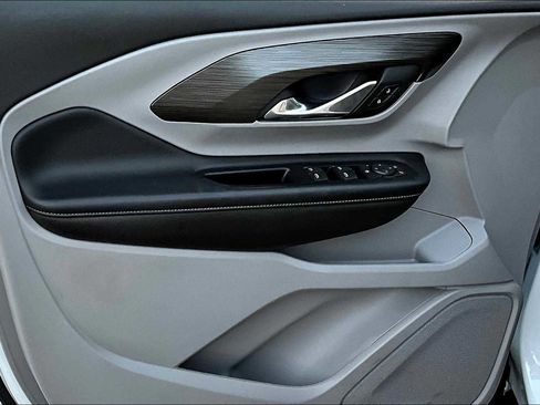 Used 2022 GMC Terrain SLE w/ Driver Convenience Package image 19