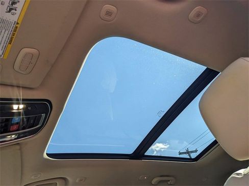 Certified 2022 Jeep Grand Cherokee Limited image 9