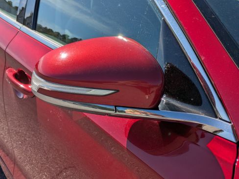 Used 2023 Genesis G70 2.0T image 12