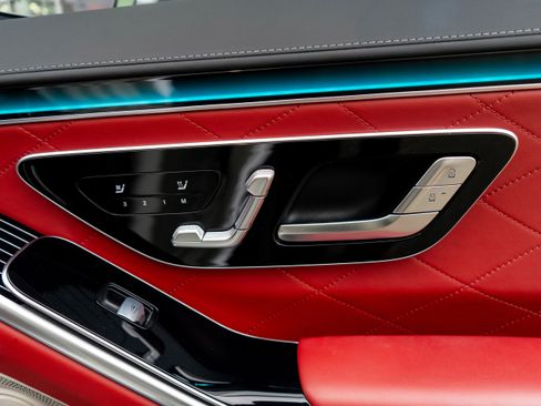 Used 2023 Mercedes-Benz S 580 4MATIC Sedan image 45