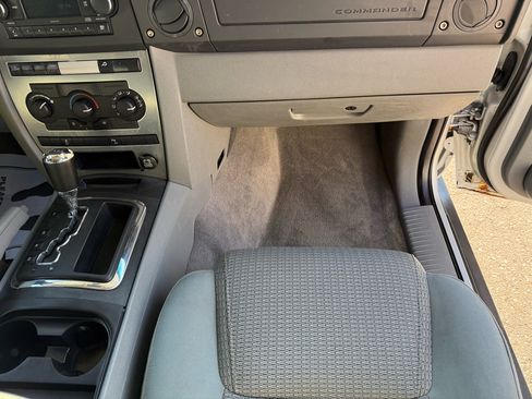 Used 2006 Jeep Commander 4WD image 29