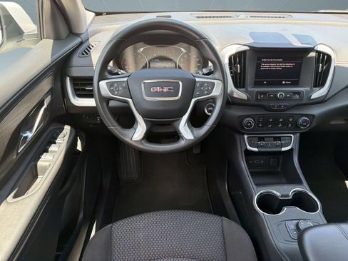 Used 2024 GMC Terrain SLE AWD/4WD image 27