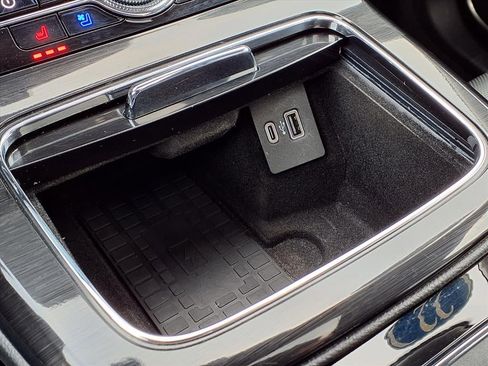 Used 2022 Lincoln Nautilus Reserve w/ Equipment Group 201A image 23