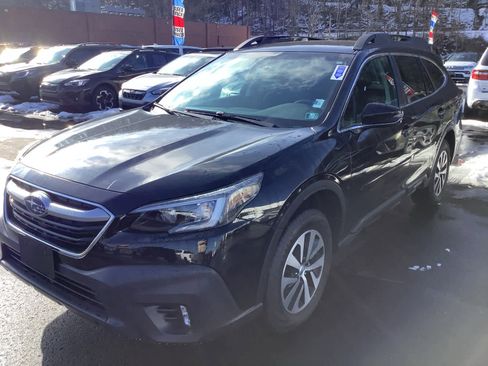 Used 2022 Subaru Outback Premium image 4