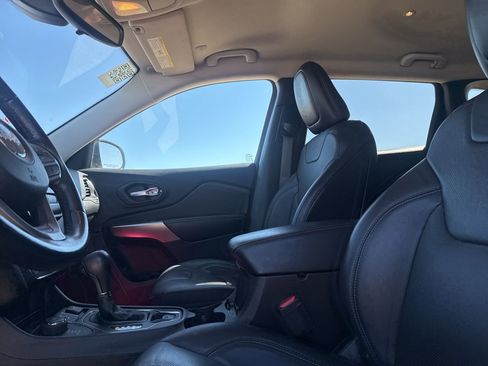 Used 2021 Jeep Cherokee Latitude Lux image 42