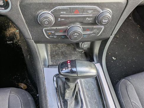 Used 2022 Dodge Charger SXT w/ Blacktop Package image 13