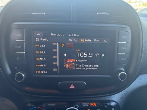 Used 2025 Kia Soul LX w/ LX Technology Package FWD image 20