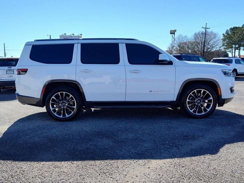 Used 2022 Jeep Wagoneer Series II image 8