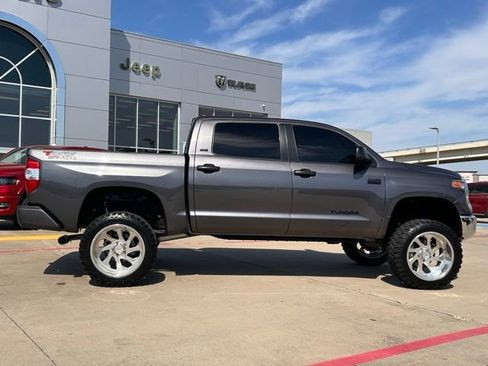 Used 2021 Toyota Tundra SR5 AWD/4WD image 11
