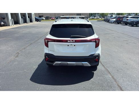 Used 2025 Kia Seltos EX w/ EX Sunroof Package FWD image 5