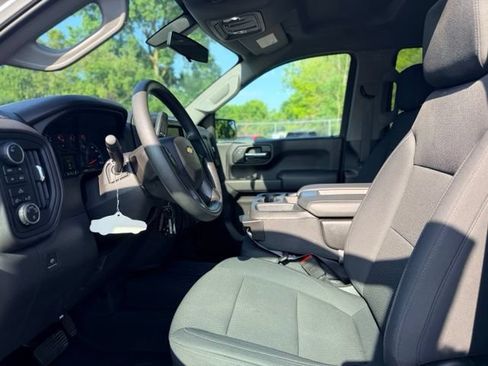 Used 2020 Chevrolet Silverado 1500 Custom w/ Custom Value Package AWD/4WD image 7