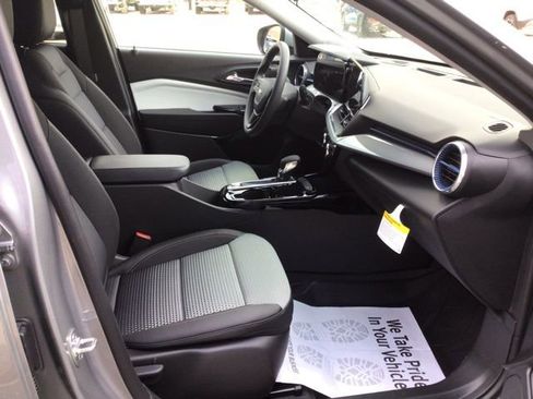 New 2026 Chevrolet Trax LT image 14