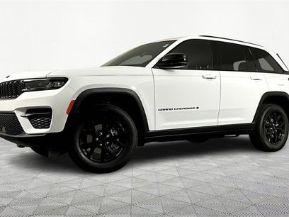 New 2025 Jeep Grand Cherokee Laredo