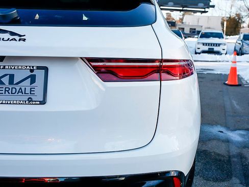 Used 2022 Jaguar F-PACE S image 17
