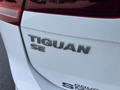 Used 2020 Volkswagen Tiguan SE AWD/4WD image 21