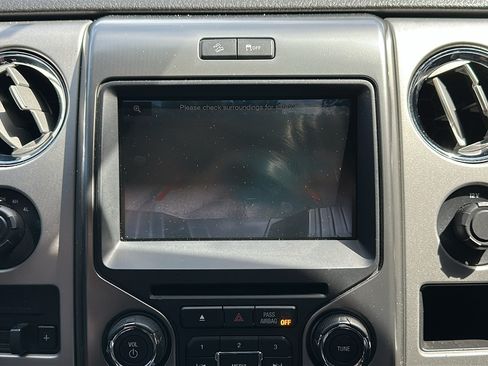 Used 2014 Ford F150 FX4 w/ Equipment Group 402A Luxury AWD/4WD image 20