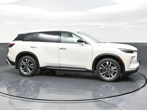 Used 2025 INFINITI QX60 Luxe w/ Cargo Package image 8