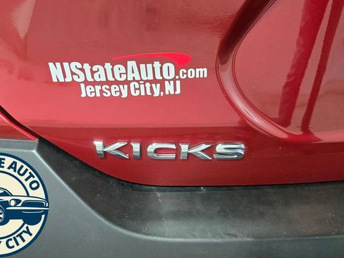 Used 2019 Nissan Kicks SR FWD image 27