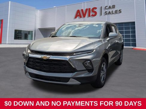 Used 2025 Chevrolet Blazer LT FWD image 1