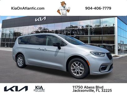 Used 2024 Chrysler Pacifica Touring-L