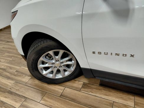 Used 2021 Chevrolet Equinox LT AWD/4WD image 17