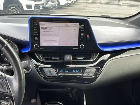 Used 2020 Toyota C-HR XLE image 15