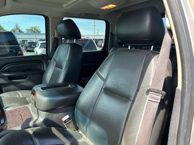 Used 2013 GMC Sierra 2500 Denali w/ Suspension Package, Off-Road AWD/4WD image 13