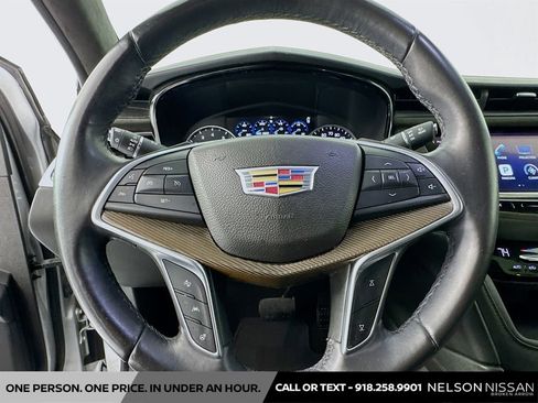 Used 2017 Cadillac XT5 Platinum AWD/4WD image 11