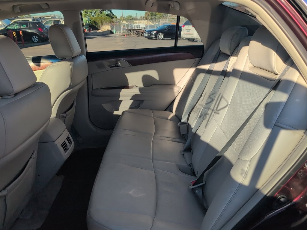 Used 2012 Toyota Avalon Limited FWD image 10