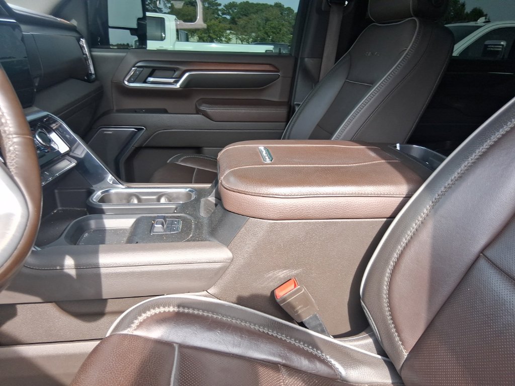 Used 2024 GMC Sierra 3500 Denali w/ Denali Reserve Package AWD/4WD image 15