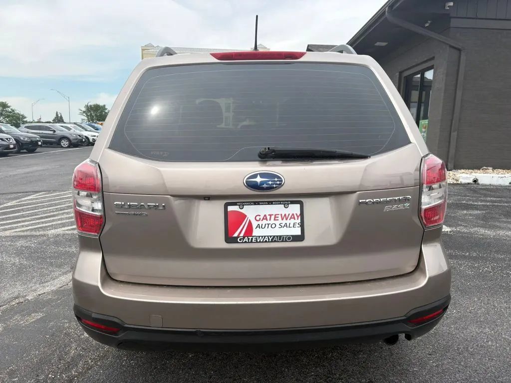 Used 2015 Subaru Forester 2.5i w/ Alloy Wheel Package AWD/4WD image 4